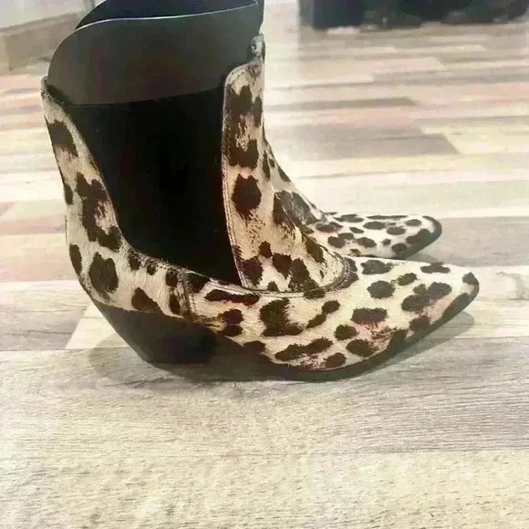 Matisse Anthropologie Golden Gate Calf Hair Boots in Snow Leopard - Picture 4 of 11